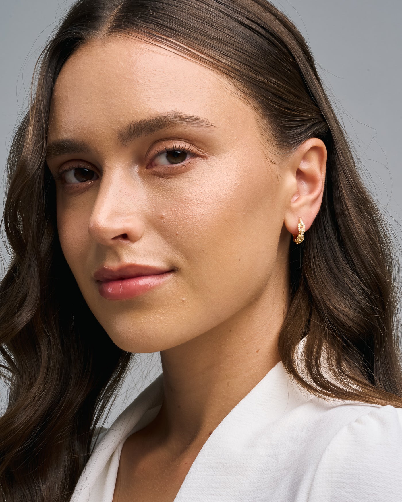 Boucles d'oreilles créoles Aubey en topaze blanche