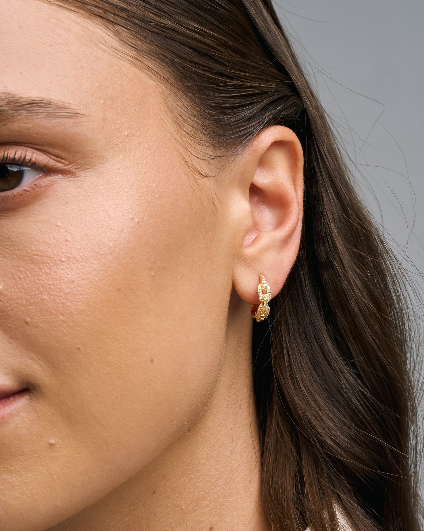 Aubey Hoop Earrings White Topaz