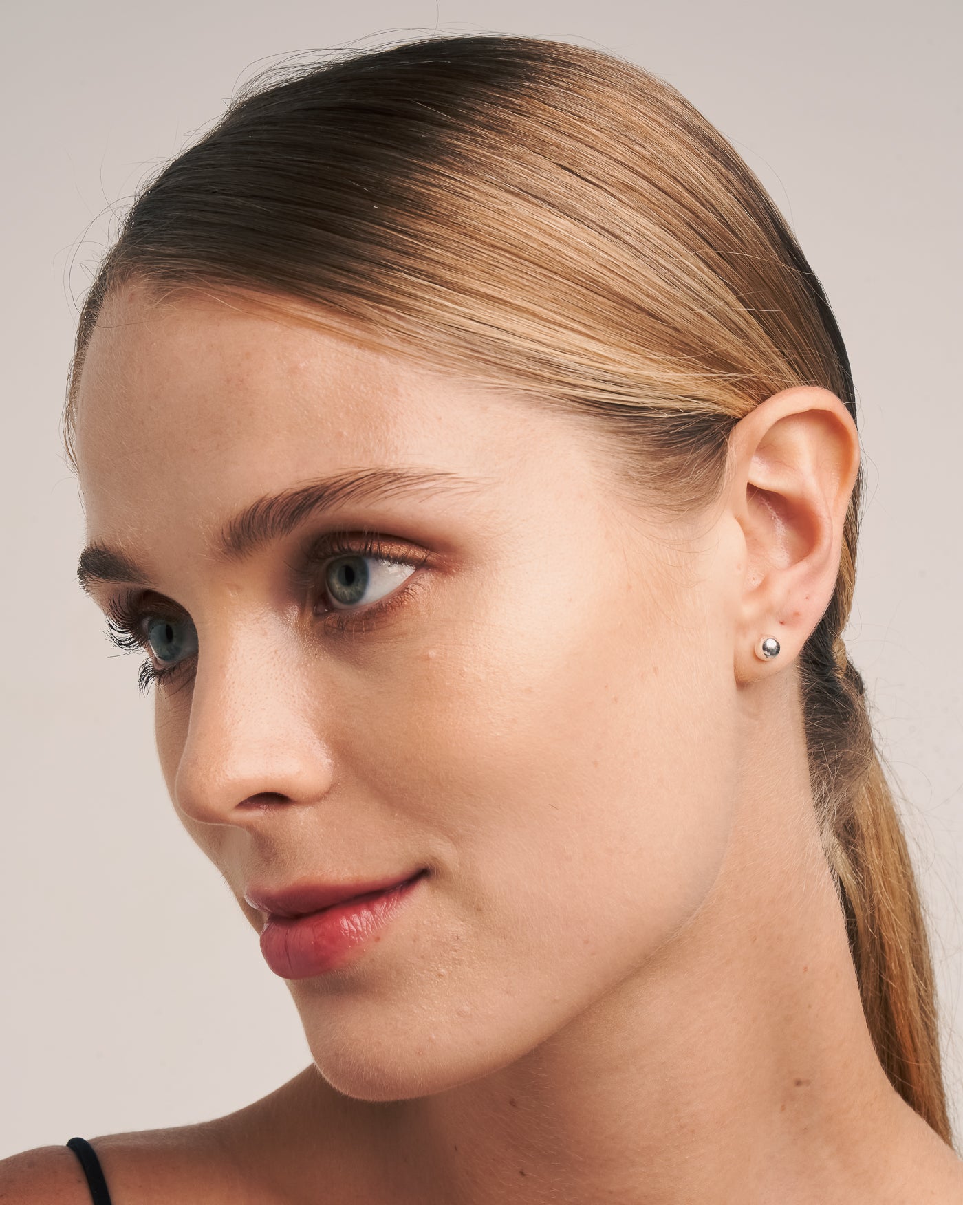 Una earrings